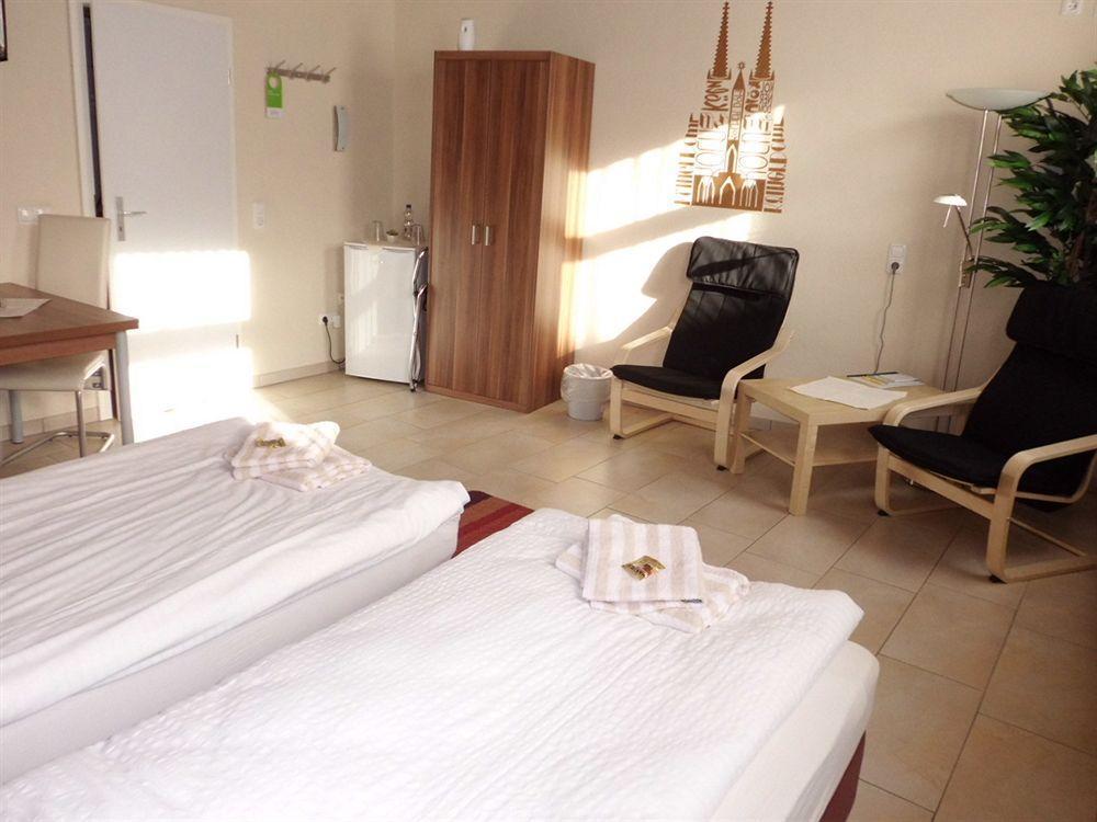 Hotel Schuetze Superior Гюрт Екстер'єр фото
