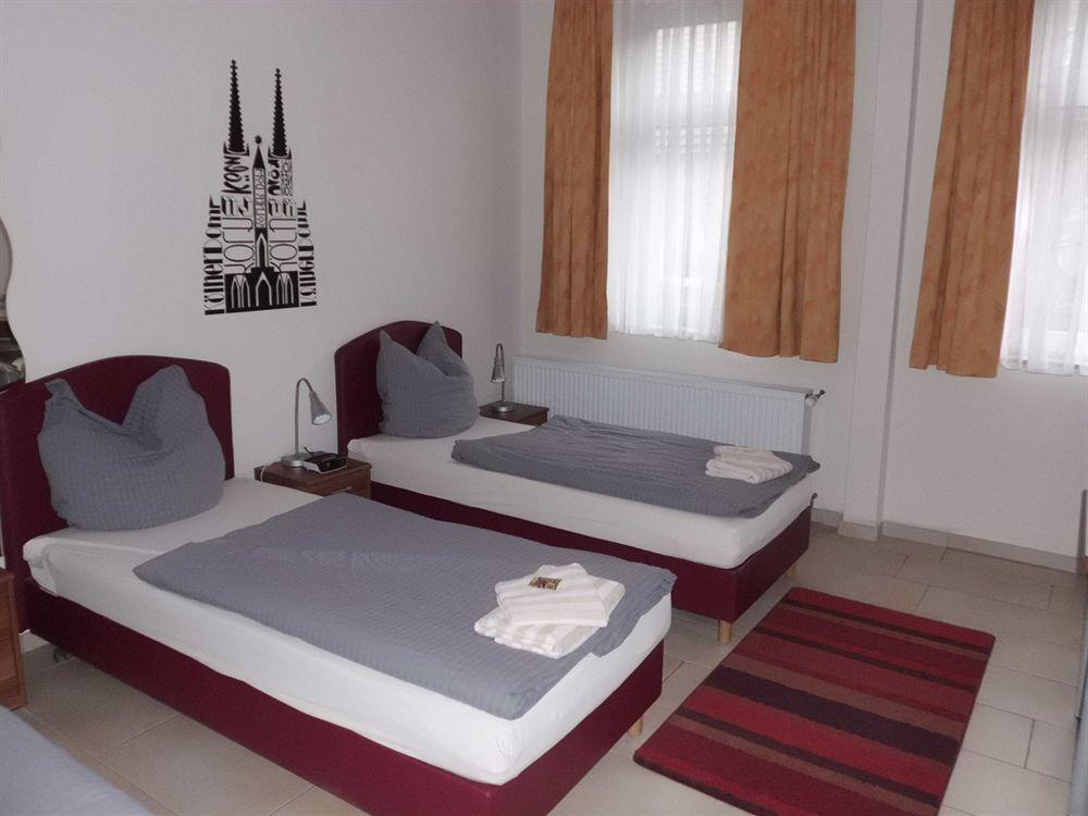 Hotel Schuetze Superior Гюрт Екстер'єр фото