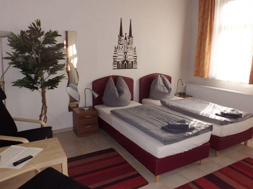 Hotel Schuetze Superior Гюрт Екстер'єр фото