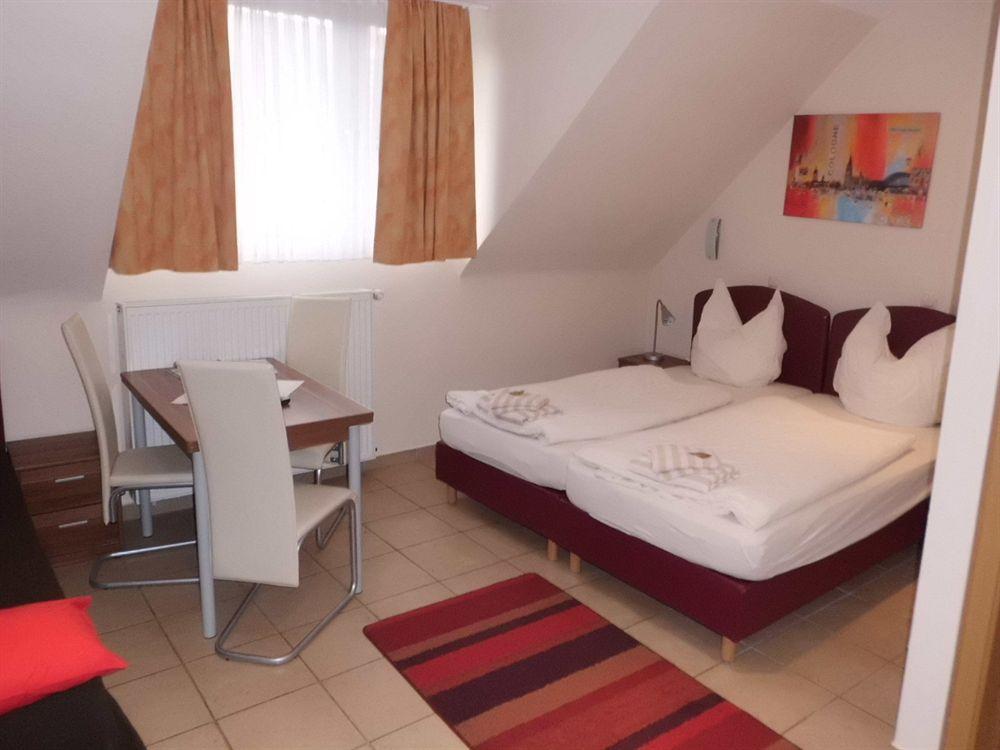 Hotel Schuetze Superior Гюрт Екстер'єр фото