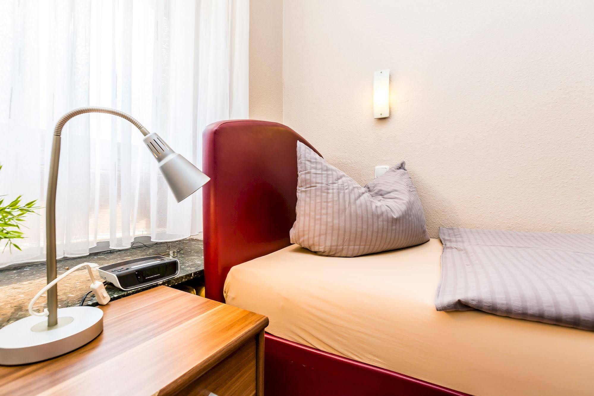 Hotel Schuetze Superior Гюрт Екстер'єр фото
