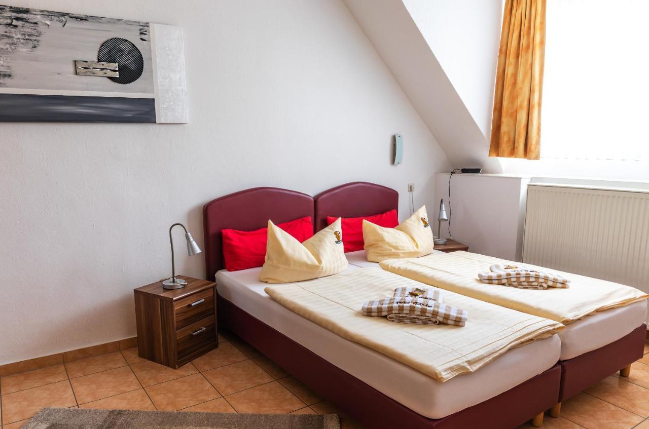 Hotel Schuetze Superior Гюрт Екстер'єр фото