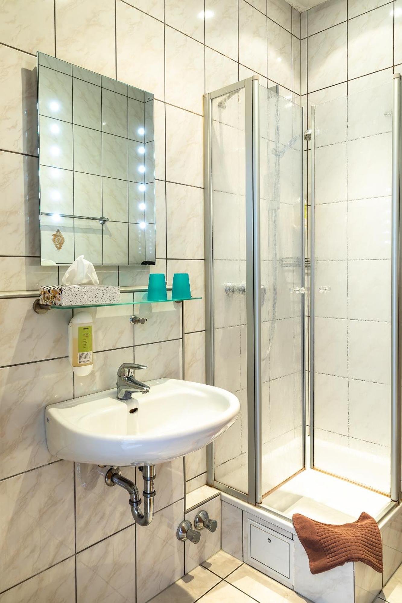 Hotel Schuetze Superior Гюрт Екстер'єр фото