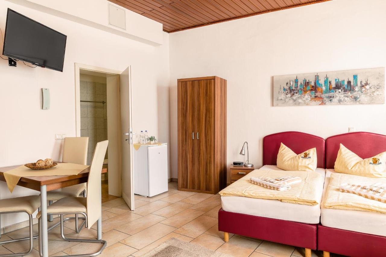 Hotel Schuetze Superior Гюрт Екстер'єр фото